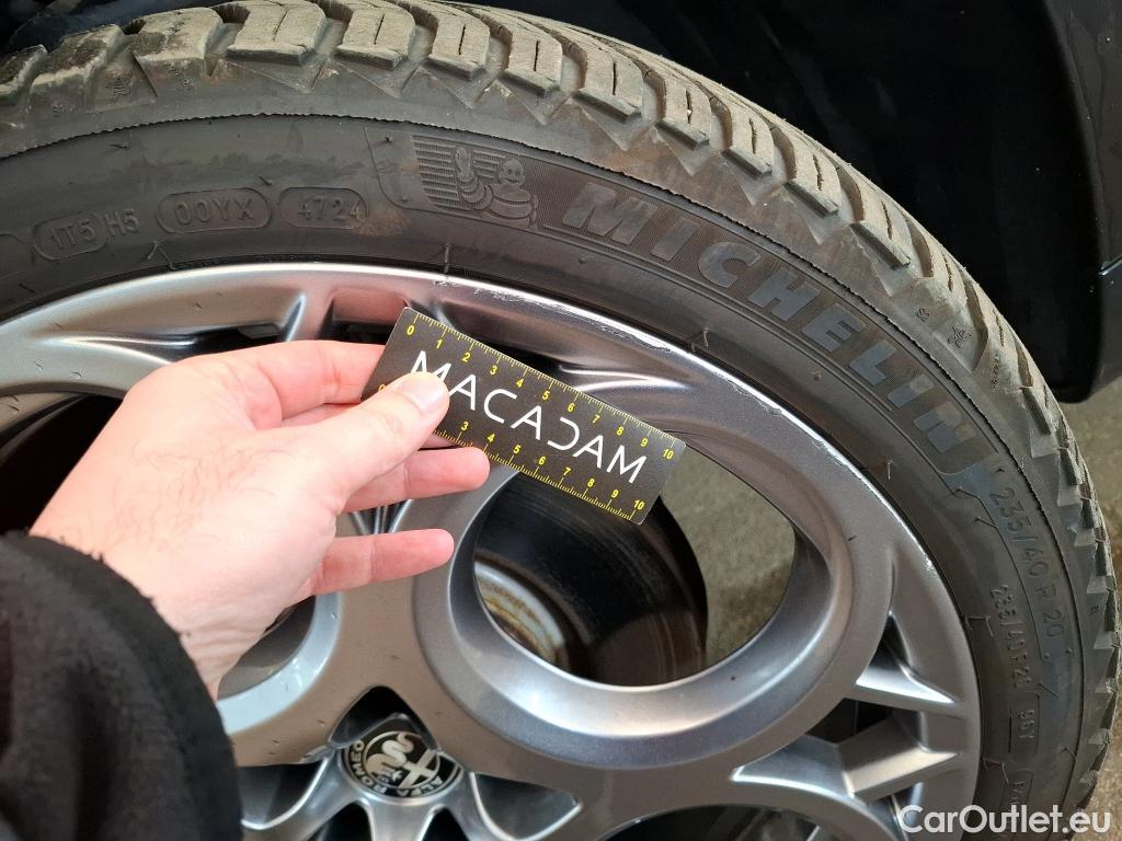  Alfa Romeo  TONALE ALFA ROMEO  / 2022 / 5P / SUV 1.3T PHEV 280 AT6 Q4 Edizione Speciale(SP) #3