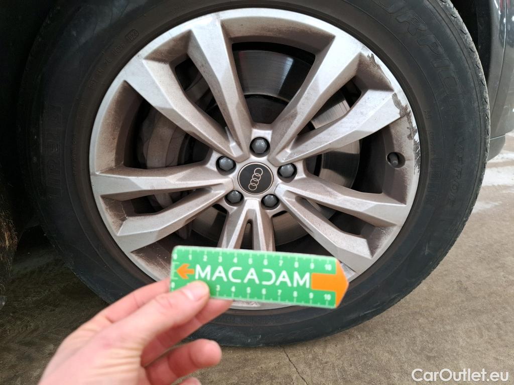  Audi  Q7 AUDI  / 2019 / 5P / SUV 55 TFSIe 380ch quattro Tiptronic8 Avus #25