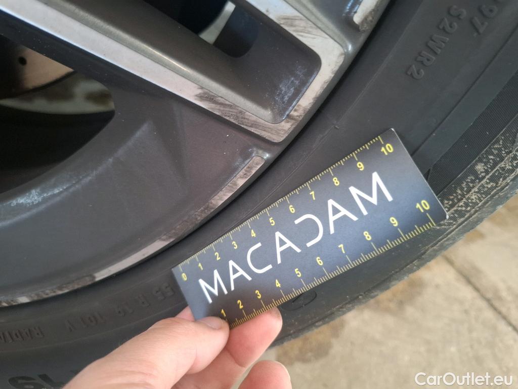  Mercedes  G-Klasee MERCEDES-BENZ GLC Coupe / 2019 / 5P / Coupé GLC 300 e AMG Line 4Matic #61