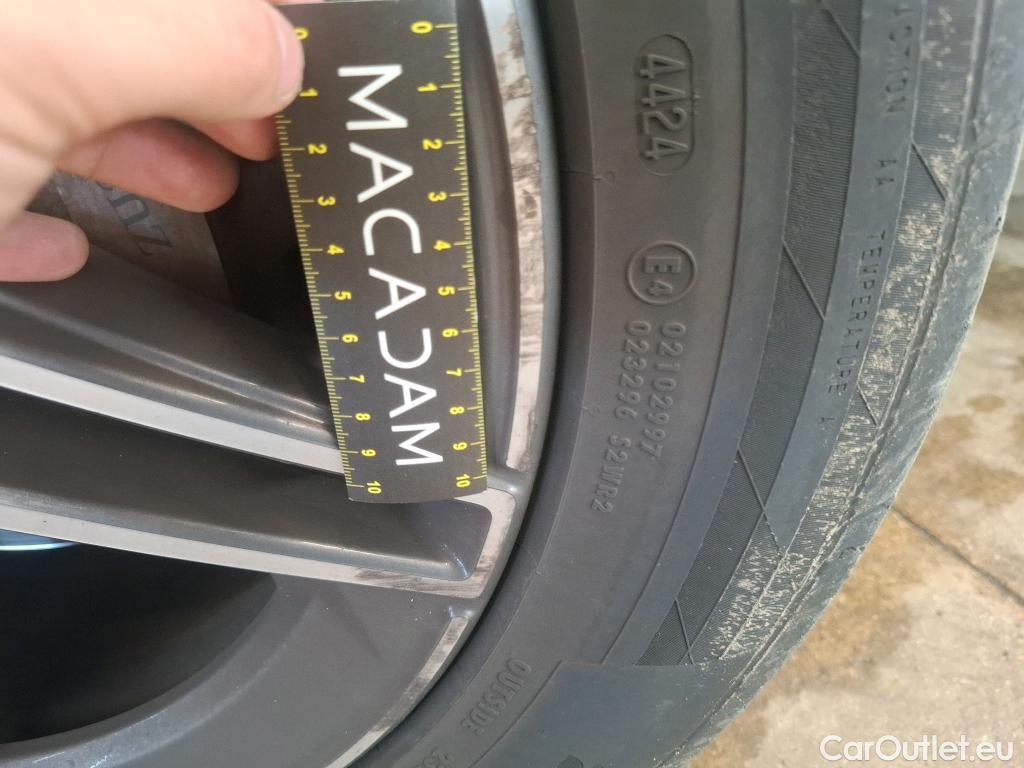  Mercedes  G-Klasee MERCEDES-BENZ GLC Coupe / 2019 / 5P / Coupé GLC 300 e AMG Line 4Matic #60