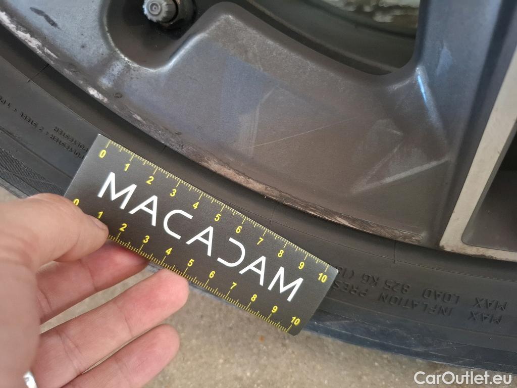  Mercedes  G-Klasee MERCEDES-BENZ GLC Coupe / 2019 / 5P / Coupé GLC 300 e AMG Line 4Matic #63