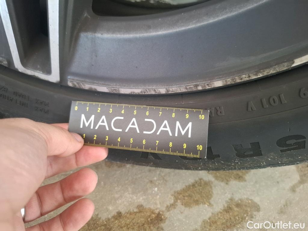  Mercedes  G-Klasee MERCEDES-BENZ GLC Coupe / 2019 / 5P / Coupé GLC 300 e AMG Line 4Matic #62