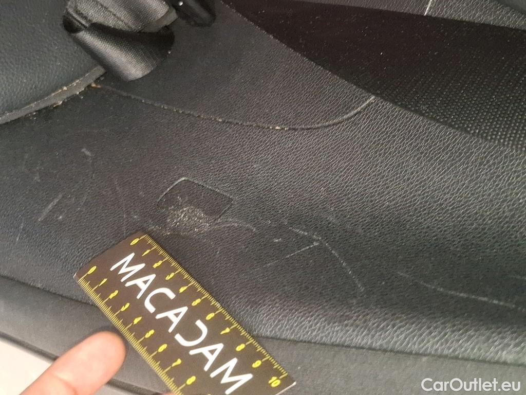  Mercedes  G-Klasee MERCEDES-BENZ GLC Coupe / 2019 / 5P / Coupé GLC 300 e AMG Line 4Matic #46