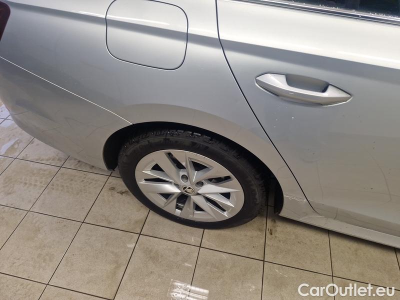  Skoda  Octavia  Combi (NX3)(2020) Oct.C.2.0TDI 150 Style AT #3