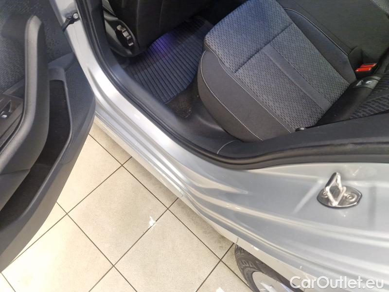  Skoda  Octavia  Combi (NX3)(2020) Oct.C.2.0TDI 150 Style AT #9