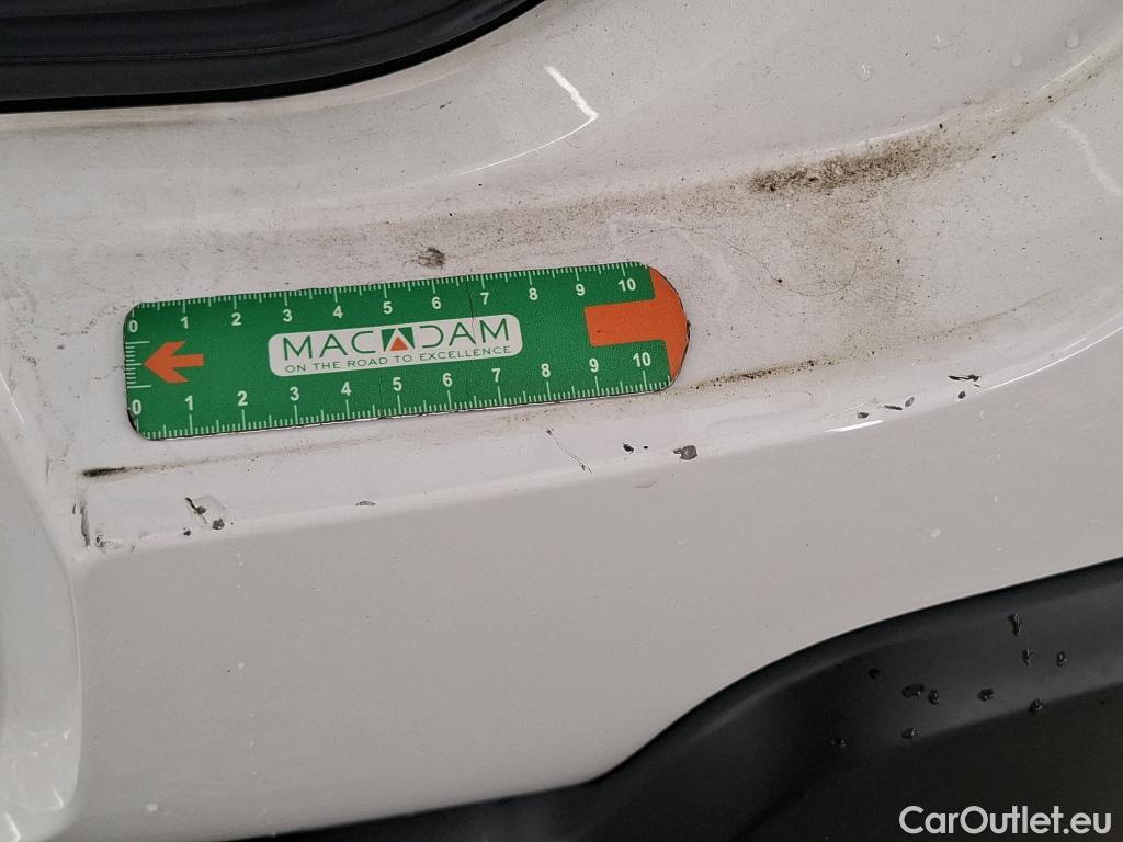  Citroen  C3  Société Feel 1.5 BlueHDI 100CV BVM6 E6d #6