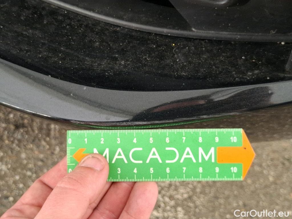  Bmw  Serie 1 BMW Série 1 / 2019 / 5P / Berline 116i Business Design #19