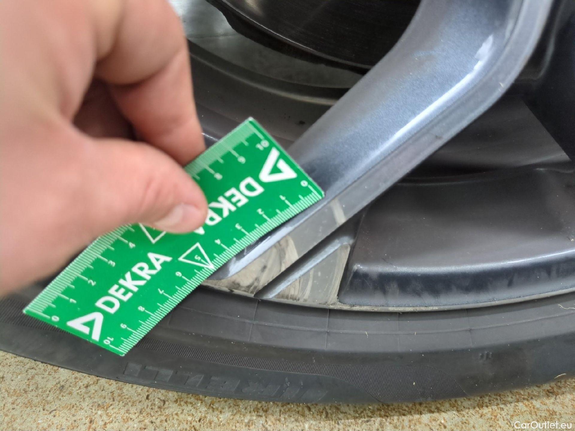  Bmw  X1 BMW  / 2019 / 5P / SUV xDrive25e Business Design BVA6 #8