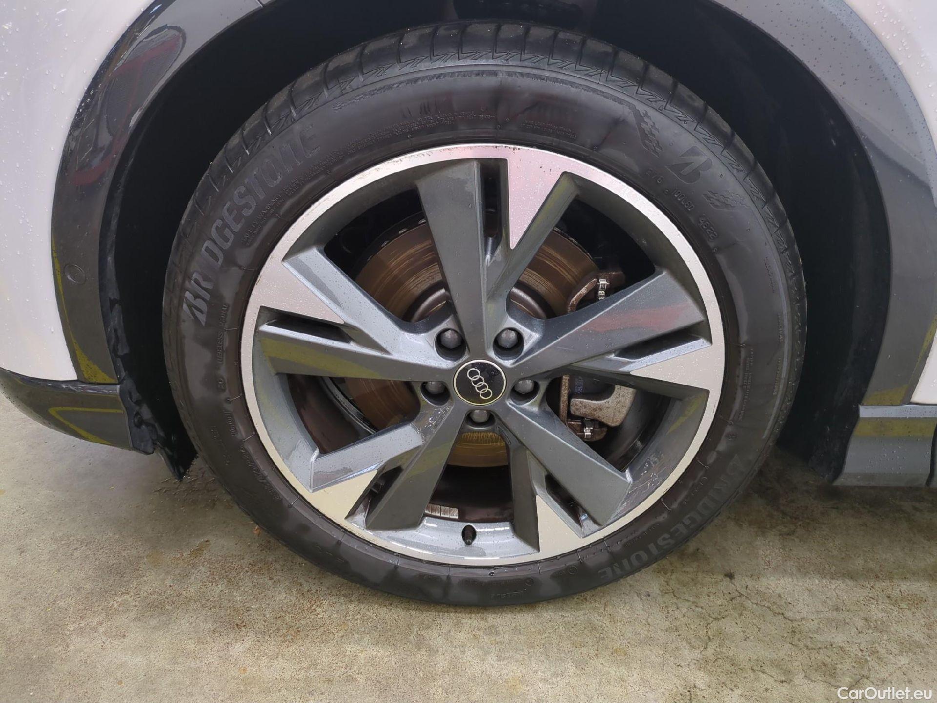  Audi  Q4 E-Tron  40 e-tron S line 55kWh BVA #1