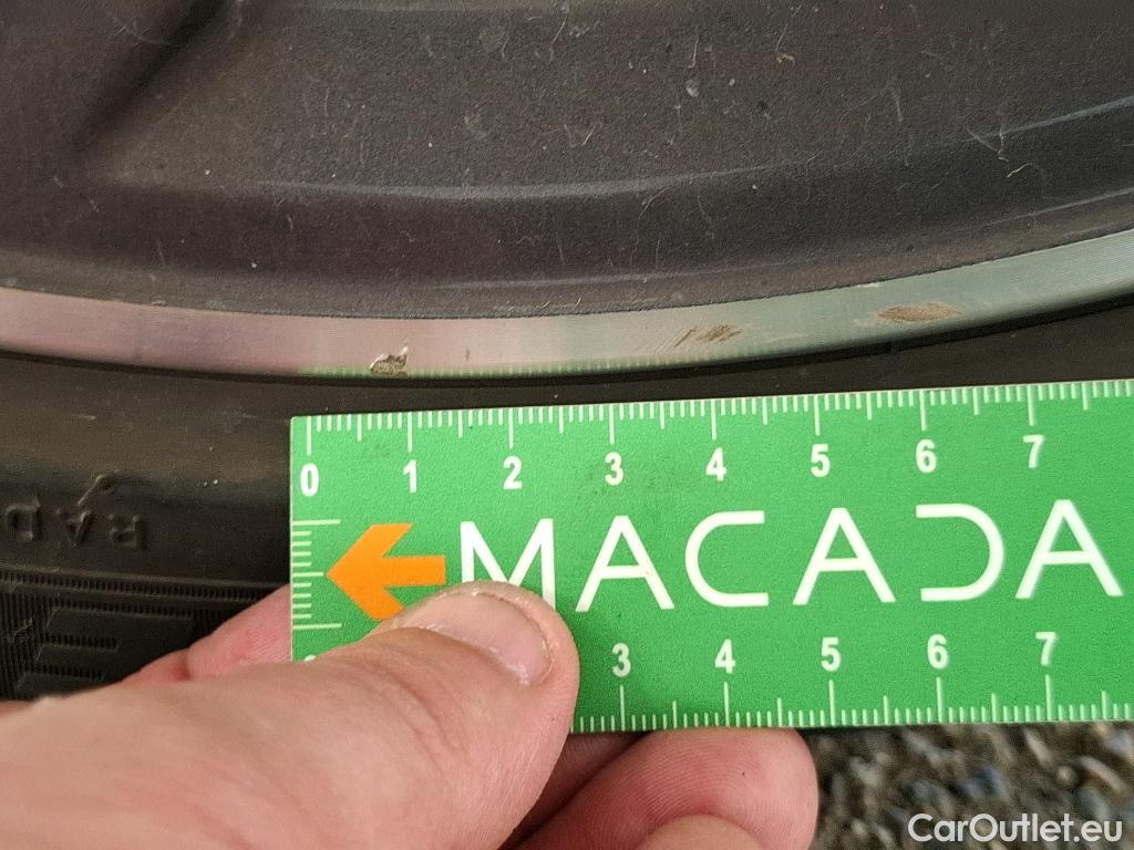  Bmw  Serie 1 BMW Série 1 / 2019 / 5P / Berline 116i Business Design #52