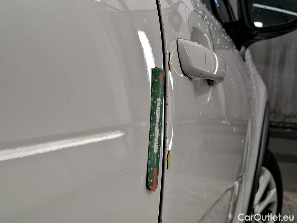  Citroen  C3  Société Feel 1.5 BlueHDI 100CV BVM6 E6d #4