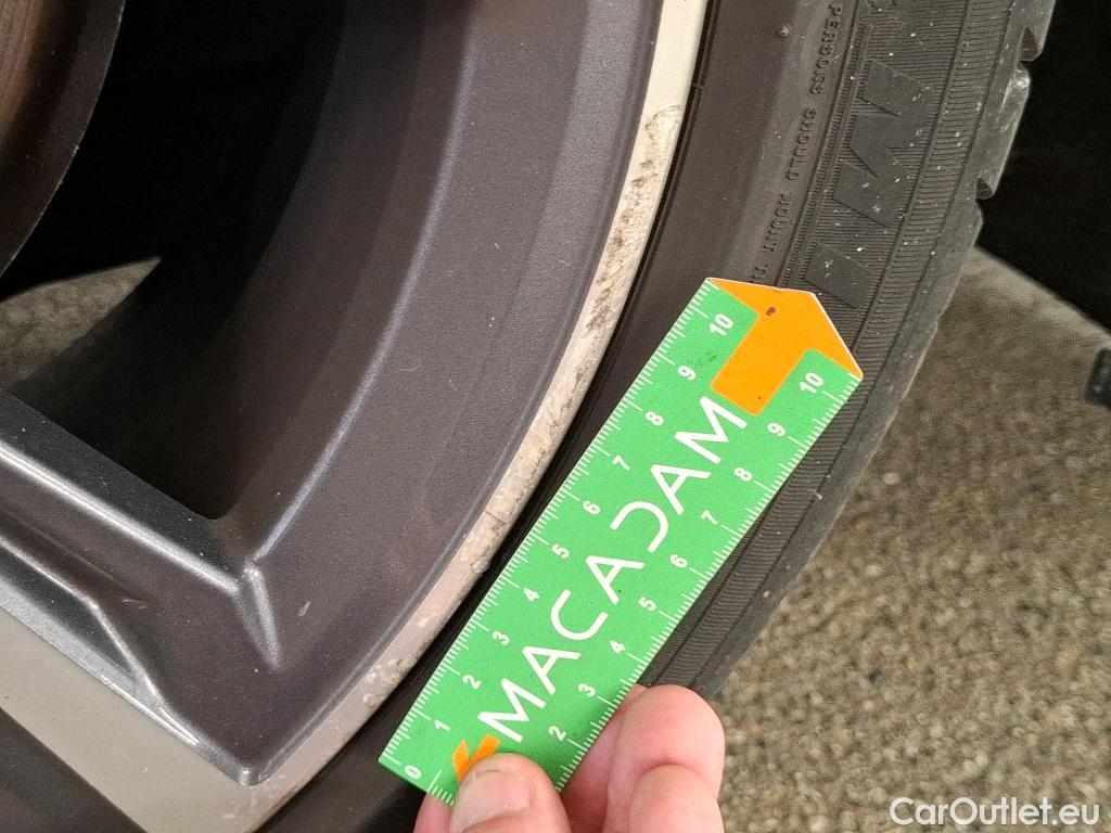  Bmw  Serie 1 BMW Série 1 / 2019 / 5P / Berline 116i Business Design #36