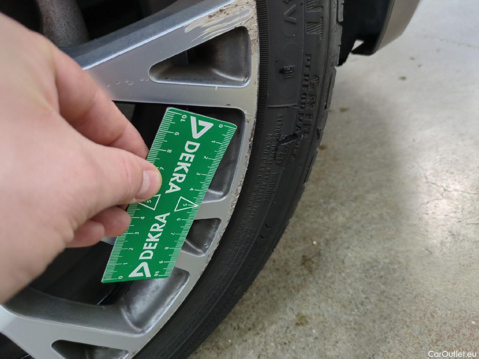  Fiat  500 FIAT  / 2015 / 3P / Berline Hybrid 1.0 BSG 70 ch Dolcevita Plus #7