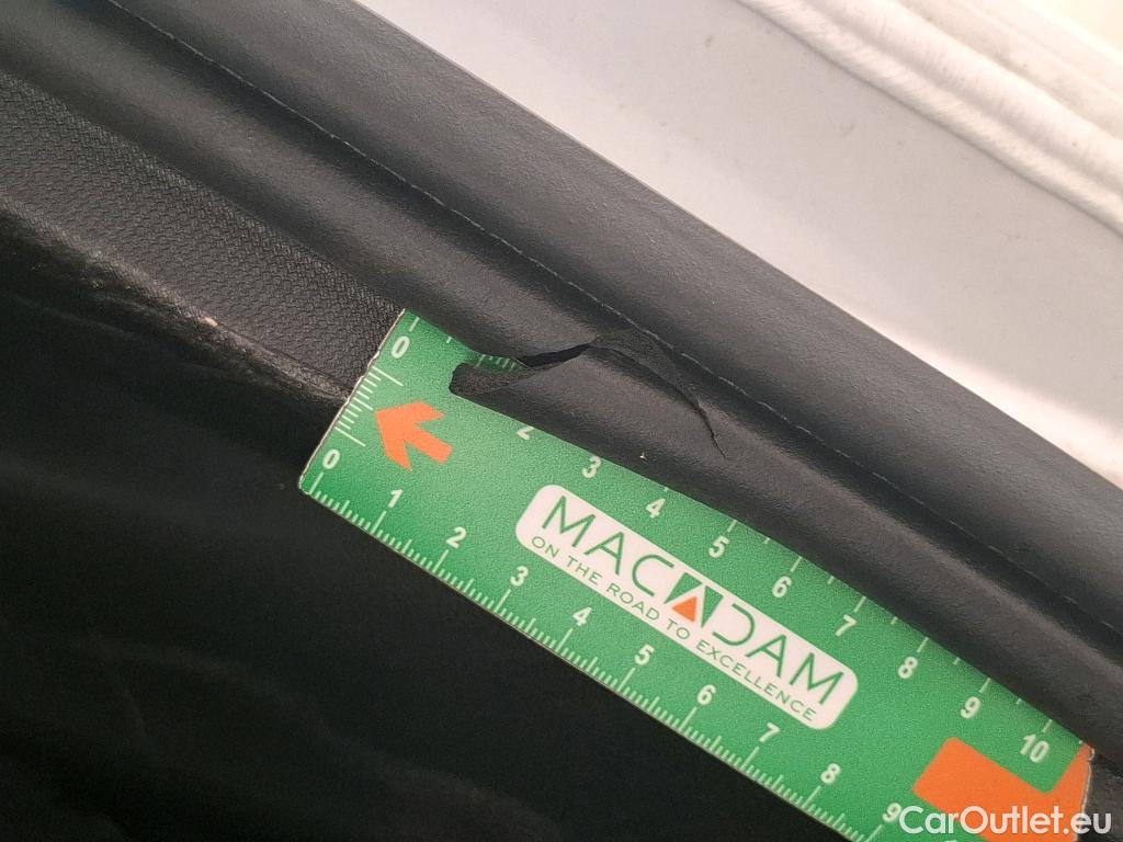  Mercedes  GLA MERCEDES-BENZ  / 2020 / 5P / SUV 1.3  250 e BUSINESS LINE DCT #26