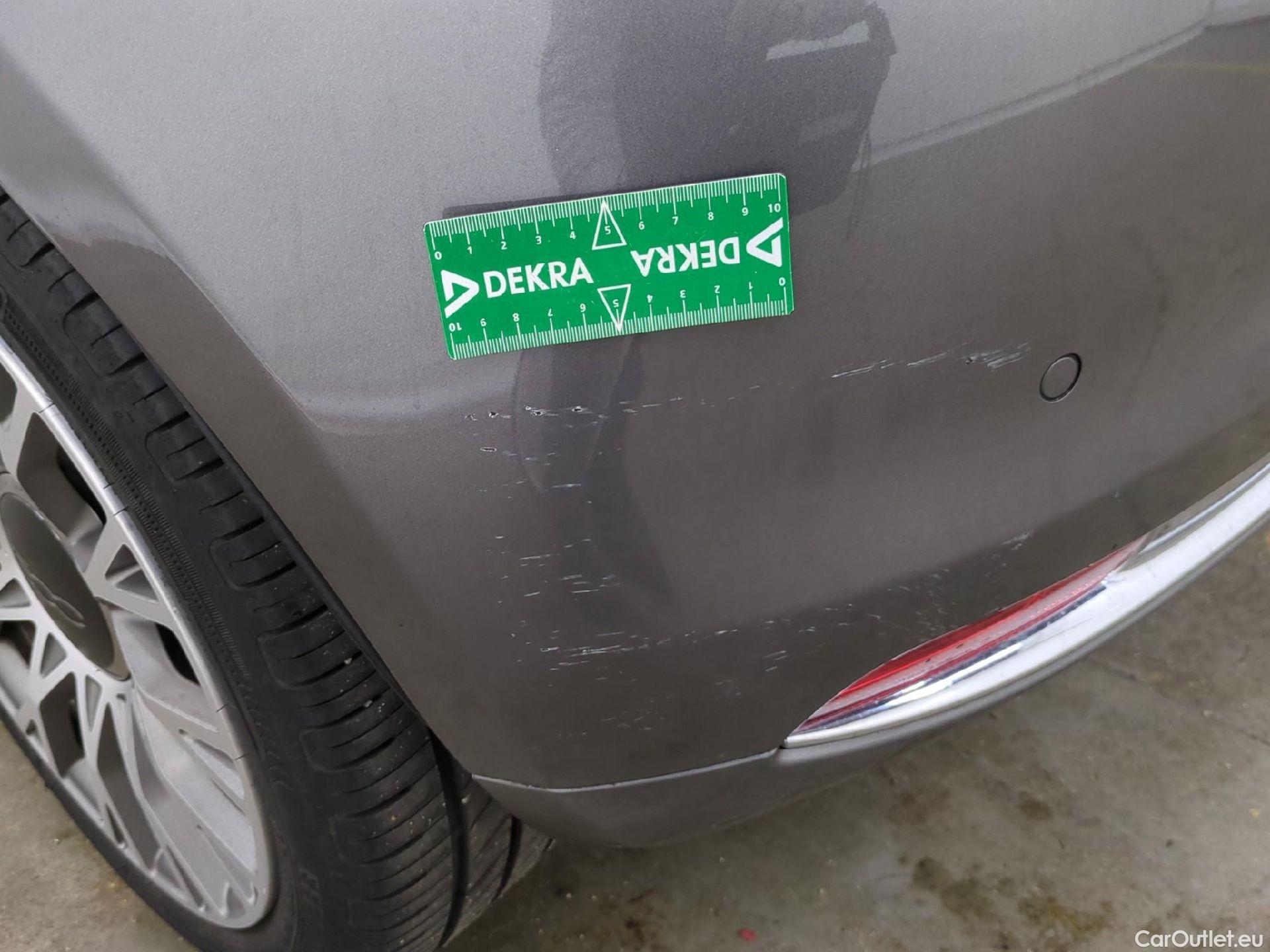  Fiat  500 FIAT  / 2015 / 3P / Berline Hybrid 1.0 BSG 70 ch Dolcevita Plus #34