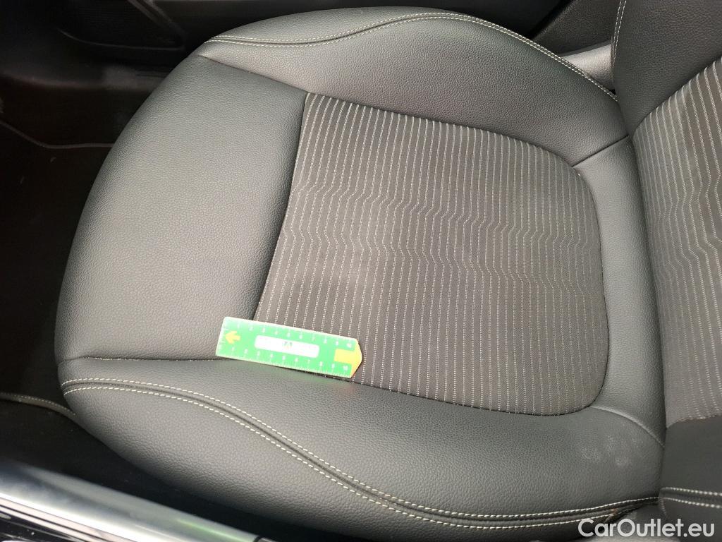  Mercedes  GLA MERCEDES-BENZ  / 2020 / 5P / SUV 1.3  250 e BUSINESS LINE DCT #27