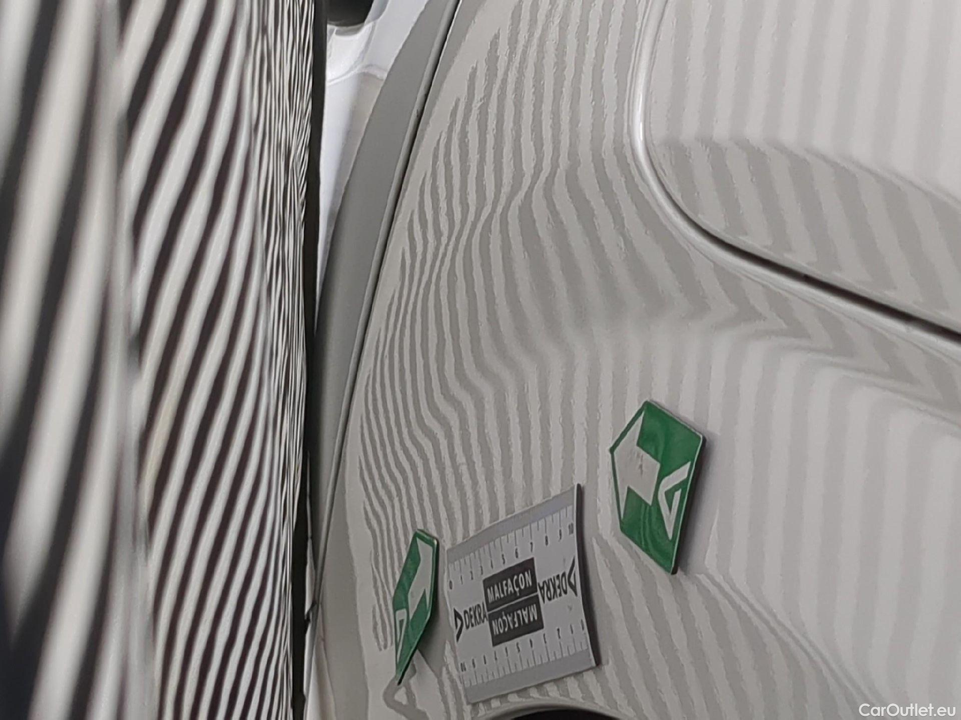  Peugeot  208  Premium 1.2 PureTech 75CV BVM5 E6d #19