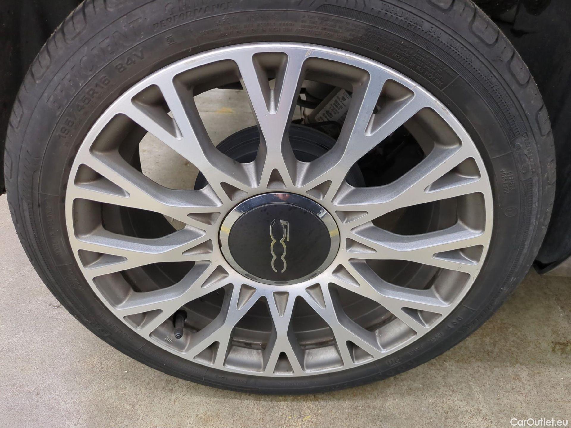  Fiat  500 FIAT  / 2015 / 3P / Berline Hybrid 1.0 BSG 70 ch Dolcevita Plus #23