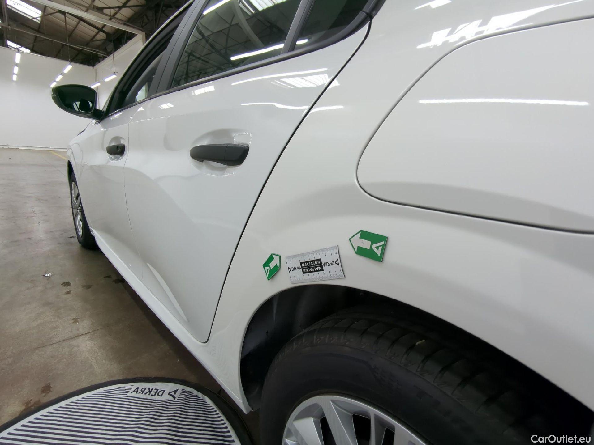  Peugeot  208  Premium 1.2 PureTech 75CV BVM5 E6d #17