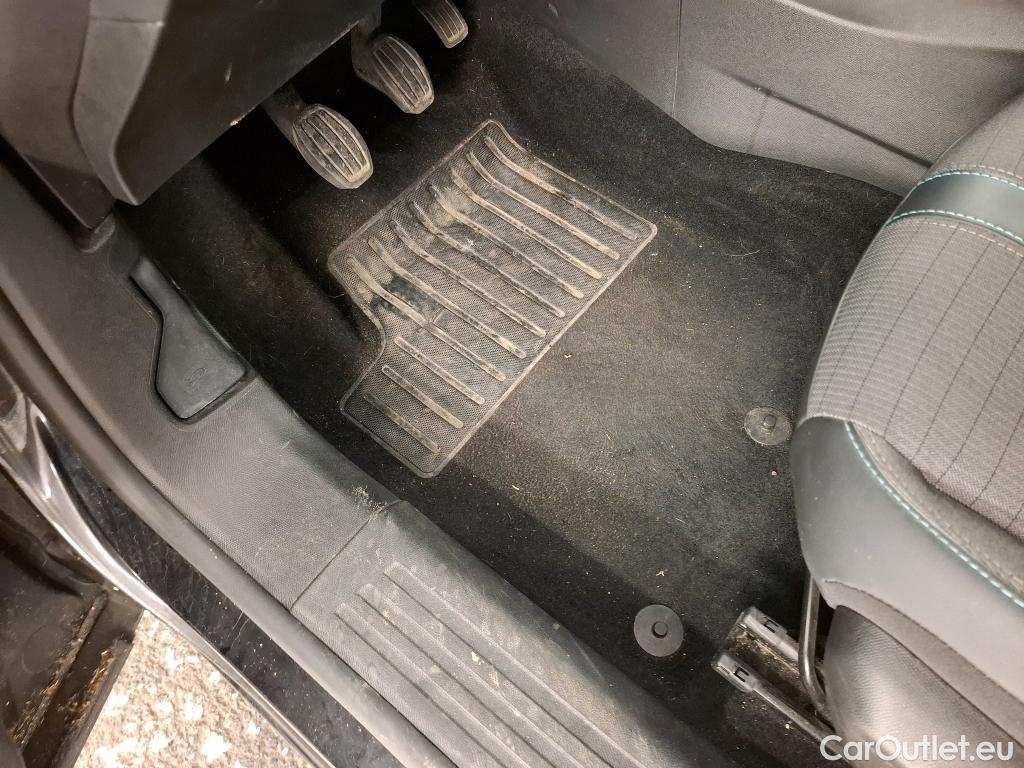  Peugeot  2008  Allure Pack 1.2 PureTech 100CV BVM6 E6d #5