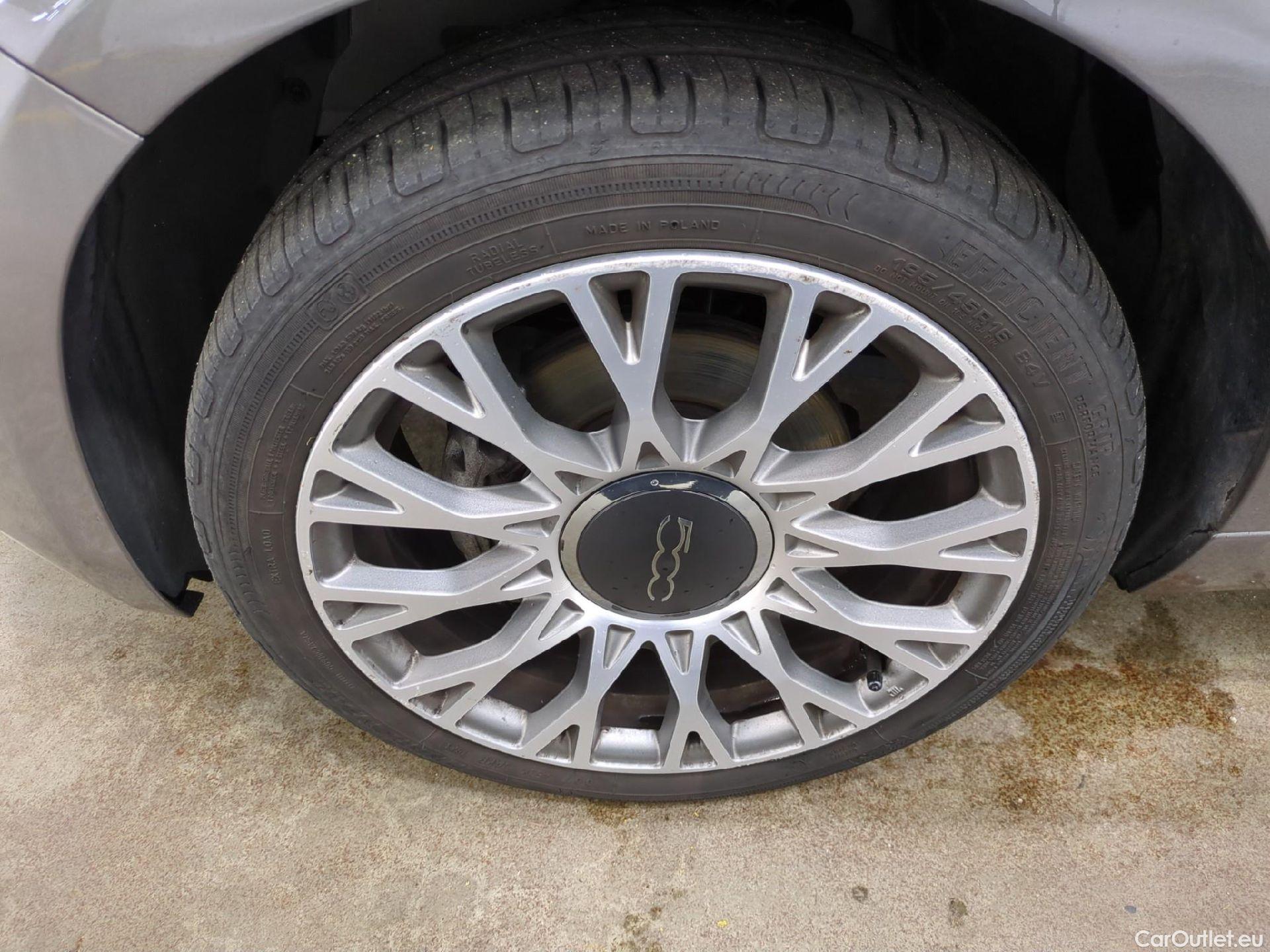  Fiat  500 FIAT  / 2015 / 3P / Berline Hybrid 1.0 BSG 70 ch Dolcevita Plus #9