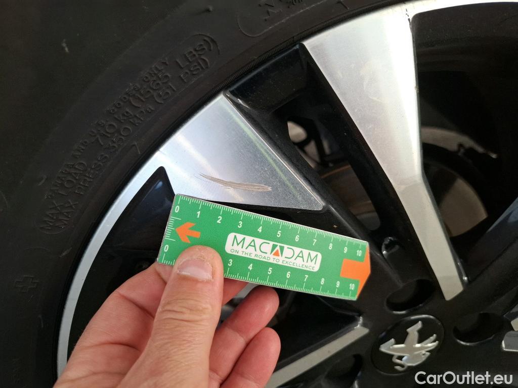  Peugeot  2008 PEUGEOT  / 2019 / 5P / Crossover BLUEHDI 130 S&S EAT8 ALLURE PACK #20