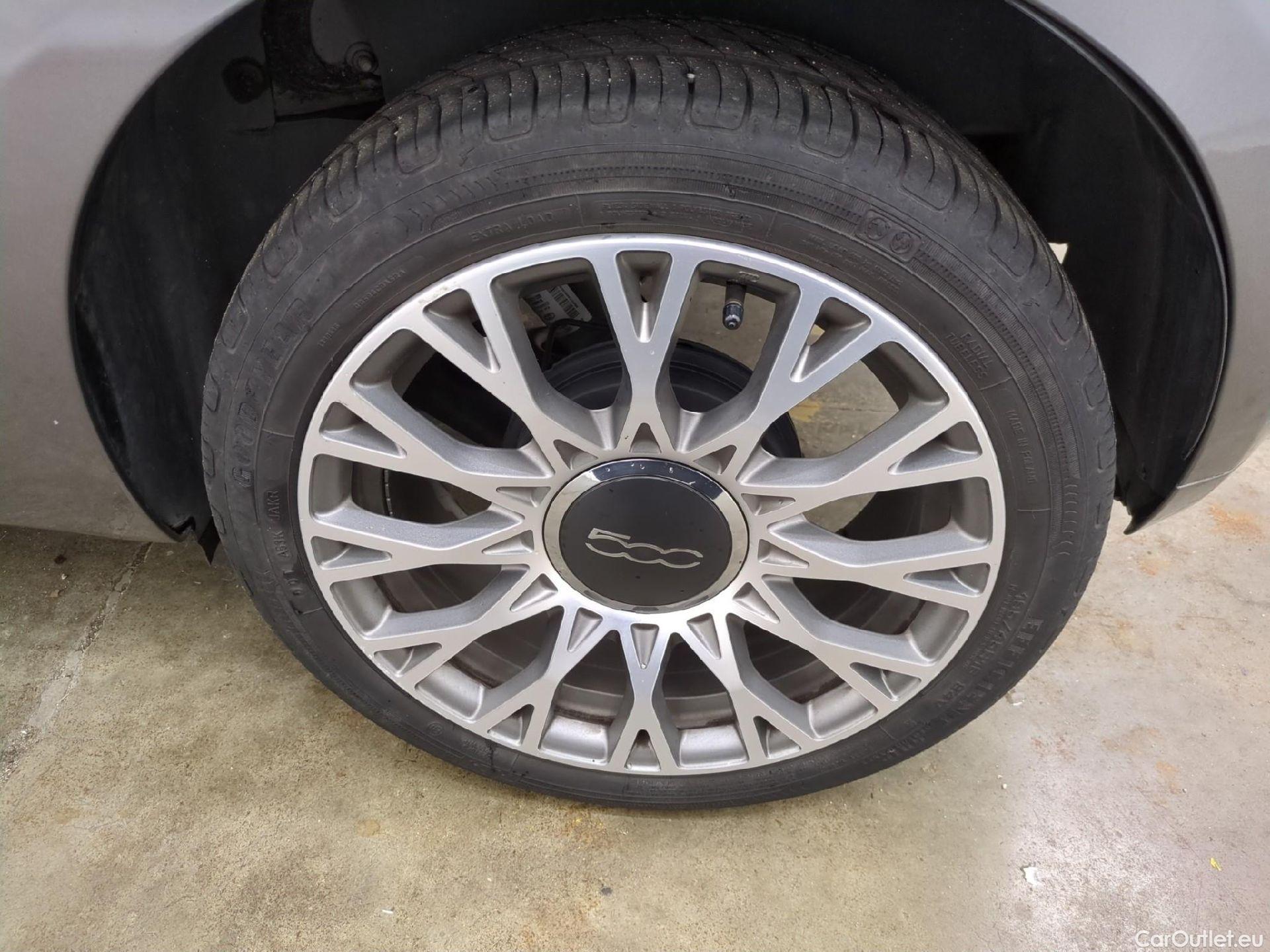  Fiat  500 FIAT  / 2015 / 3P / Berline Hybrid 1.0 BSG 70 ch Dolcevita Plus #17