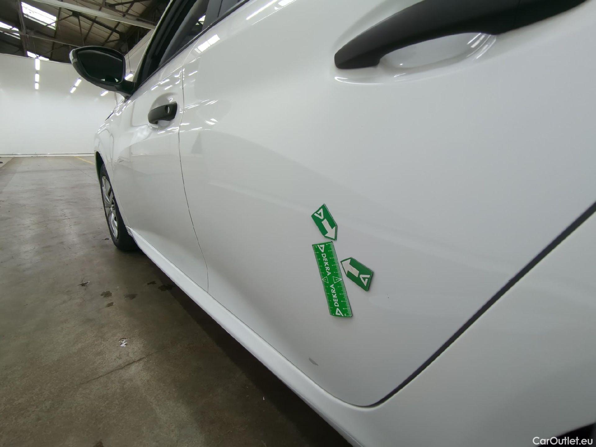  Peugeot  208  Premium 1.2 PureTech 75CV BVM5 E6d #15