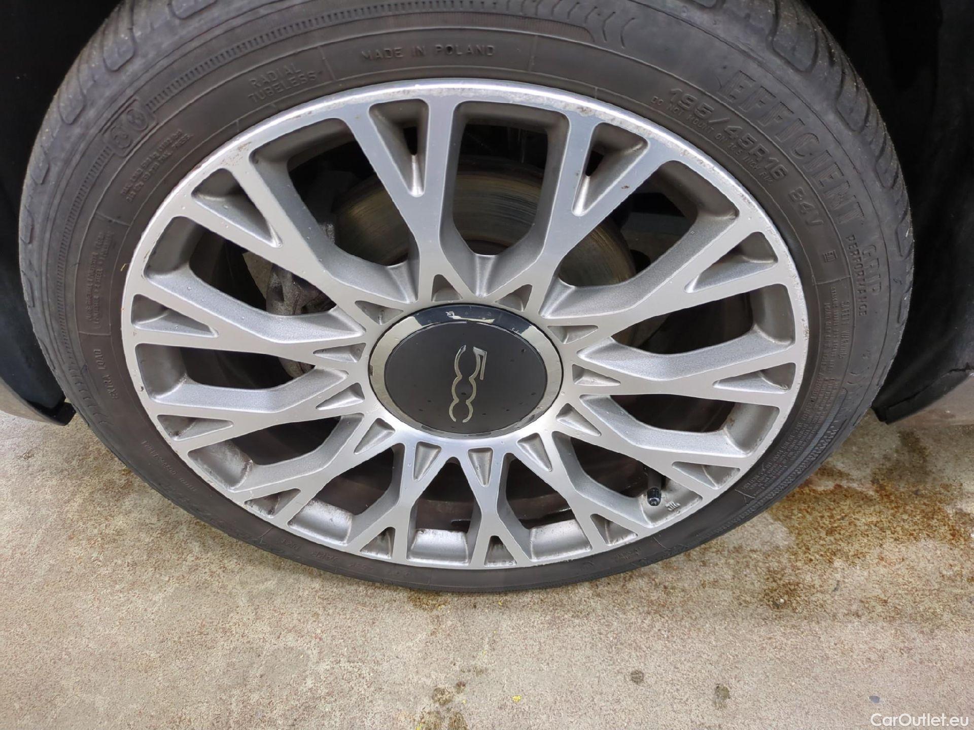  Fiat  500 FIAT  / 2015 / 3P / Berline Hybrid 1.0 BSG 70 ch Dolcevita Plus #12