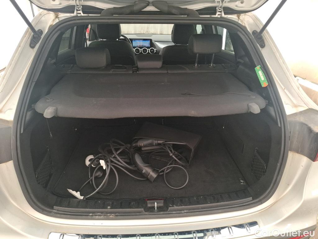  Mercedes  GLA MERCEDES-BENZ  / 2020 / 5P / SUV 1.3  250 e BUSINESS LINE DCT #25