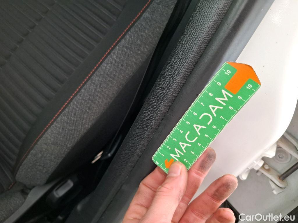  Peugeot  2008  Active Business 1.5 HDi 130CV BVA8 E6d #1