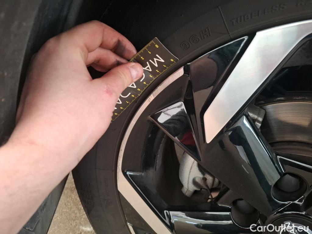  Nissan  Juke NISSAN  2019 5P Crossover Hybrid 143 Business #12