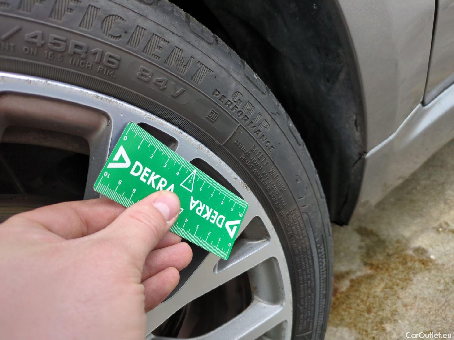  Fiat  500 FIAT  / 2015 / 3P / Berline Hybrid 1.0 BSG 70 ch Dolcevita Plus #11