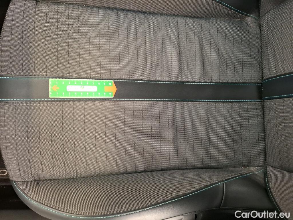  Peugeot  2008 PEUGEOT  / 2019 / 5P / Crossover BLUEHDI 130 S&S EAT8 ALLURE PACK #15