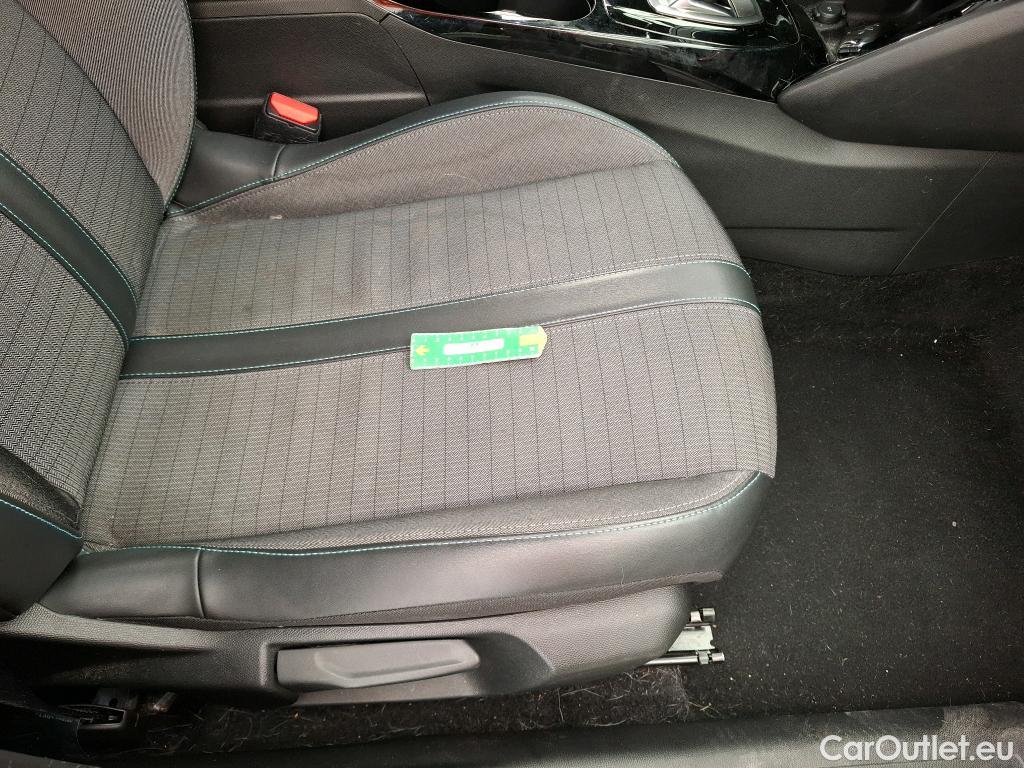  Peugeot  2008  Allure Business 1.5 HDi 130CV BVA8 E6d #23