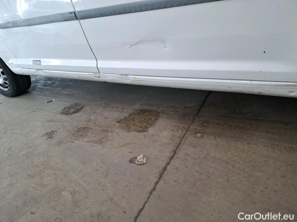  Volkswagen  Caddy VOLKSWAGEN  Maxi Van VU 4p Fourgonnette 2.0 TDI MAXI 150 Business Line Plus #24