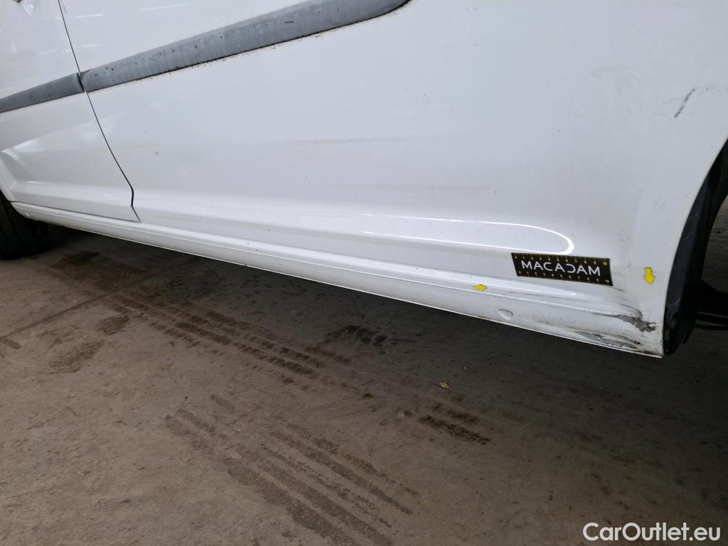  Volkswagen  Caddy VOLKSWAGEN  Maxi Van VU 4p Fourgonnette 2.0 TDI MAXI 150 Business Line Plus #38