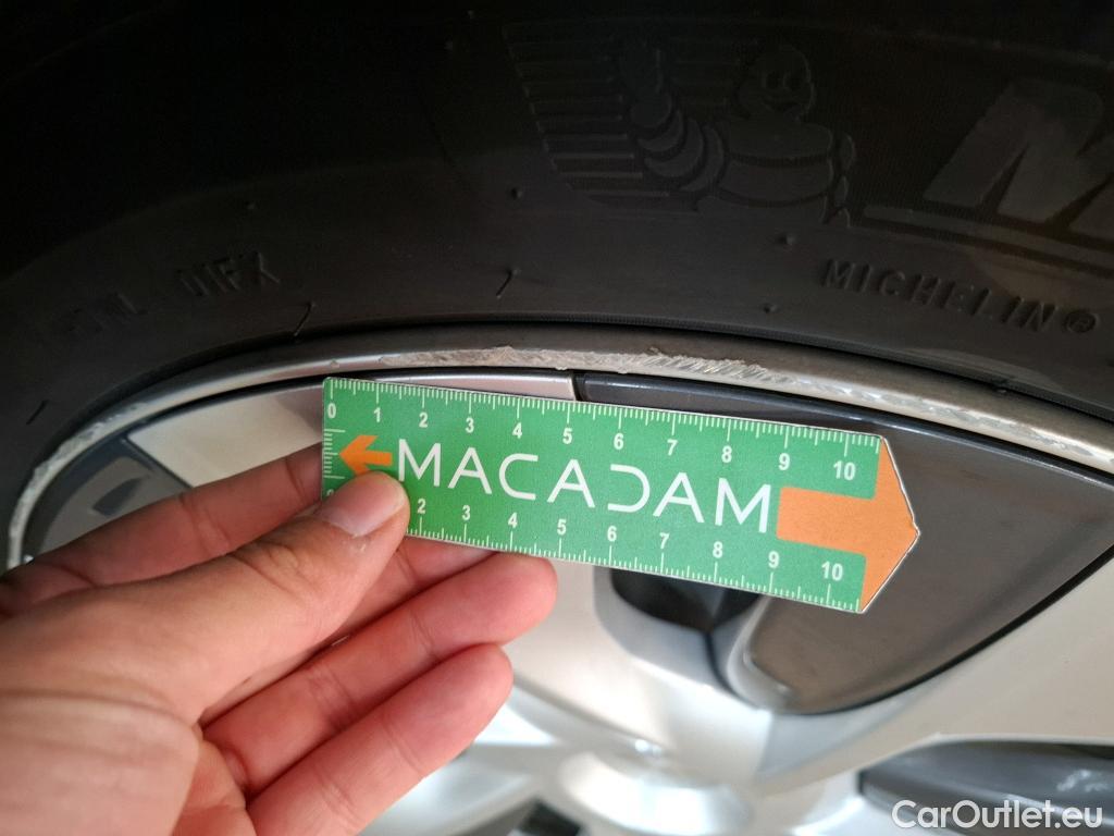  Tesla  Model Y TESLA  / 2020 / 5P / SUV Grande Autonomie Dual Motor AWD #18