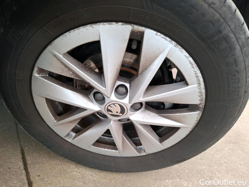  Skoda  Fabia  Ambition 1.0 MPI 80CV BVM5 E6d #16