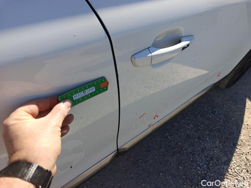  Peugeot  2008 PEUGEOT  / 2019 / 5P / todoterreno Allure BlueHDI 81kW (110CV) #17