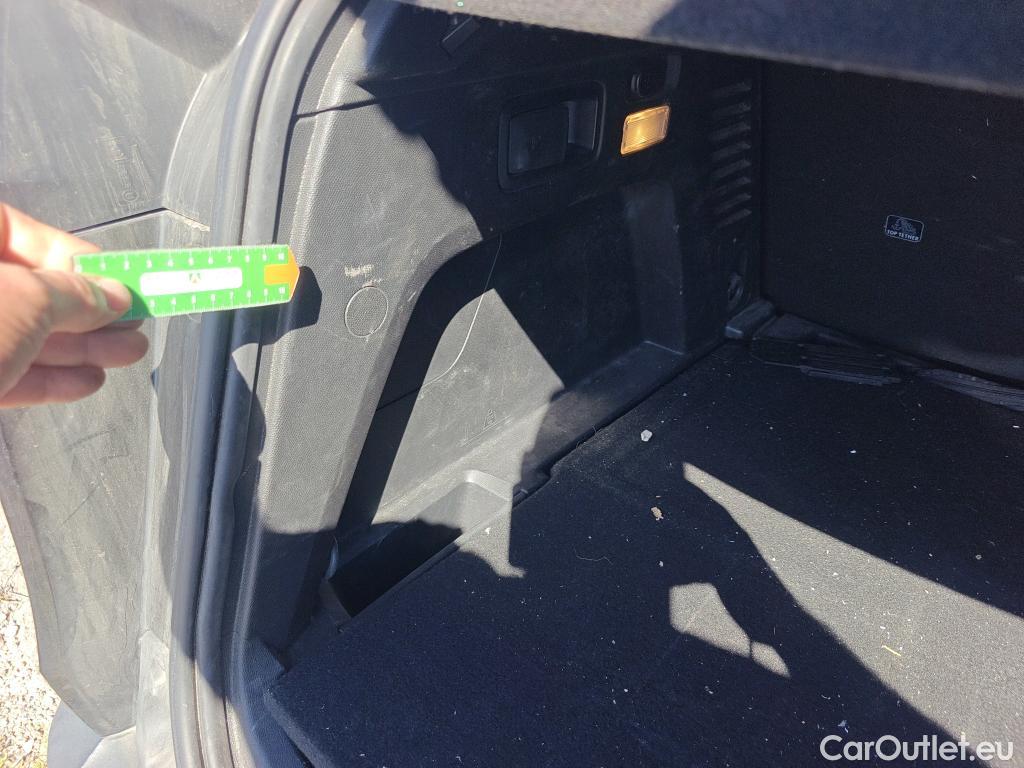  Peugeot  3008  Allure 1.5 HDi 130CV AT8 E6d #15