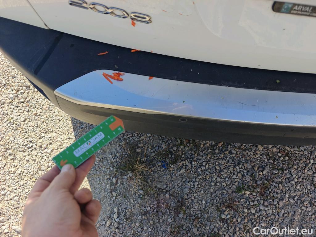  Peugeot  2008 PEUGEOT  / 2019 / 5P / todoterreno Allure BlueHDI 81kW (110CV) #28