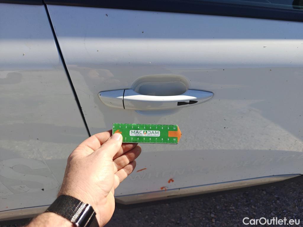  Peugeot  2008 PEUGEOT  / 2019 / 5P / todoterreno Allure BlueHDI 81kW (110CV) #36