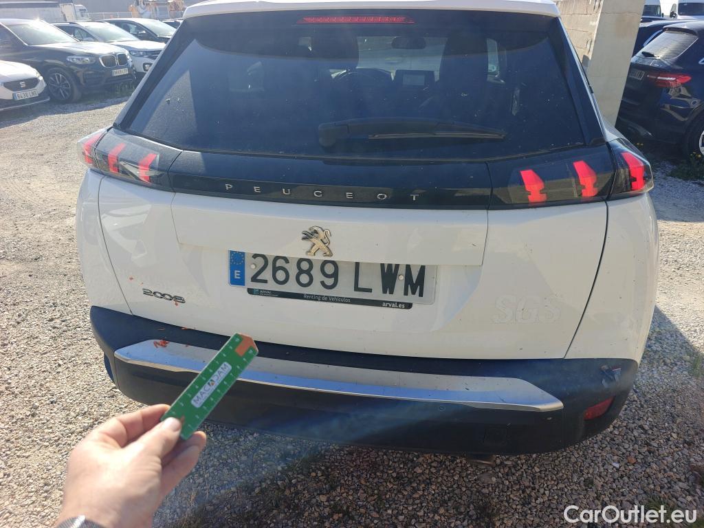  Peugeot  2008 PEUGEOT  / 2019 / 5P / todoterreno Allure BlueHDI 81kW (110CV) #8