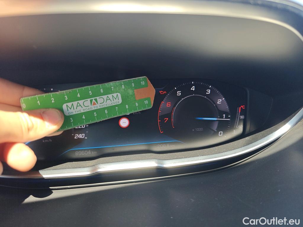  Peugeot  3008 PEUGEOT  / 2020 / 5P / todoterreno 1.2 PureTech 96KW S&S Active Pack EAT8 #18