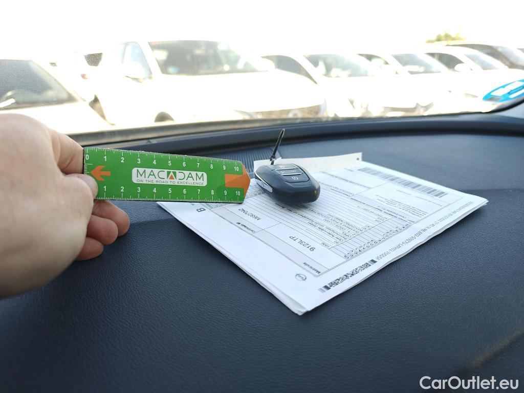  Opel   Grandland X OPEL PHEV / 2017 / 5P / todoterreno 1.6 Turbo Edition Auto 4x2 #2