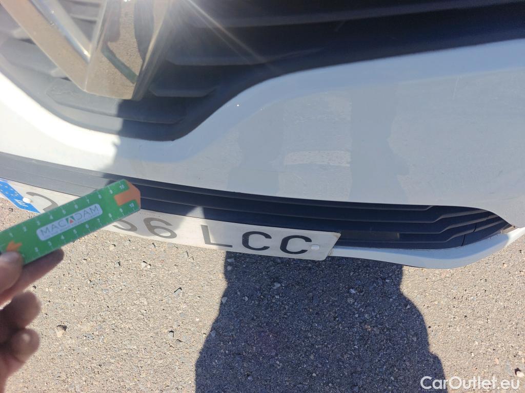  Renault  Clio RENAULT  / 2016 / 5P / berlina con portón Business TCe 66kW (90CV) GLP -18 #31