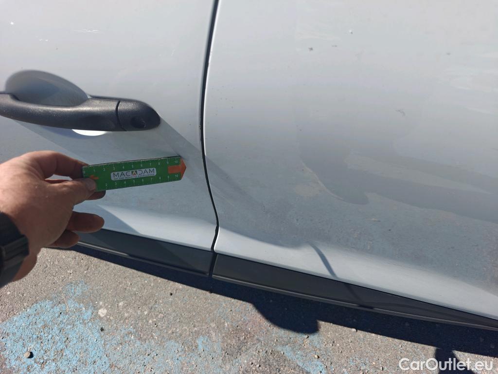  Renault  Clio RENAULT  / 2016 / 5P / berlina con portón Business TCe 66kW (90CV) GLP -18 #25