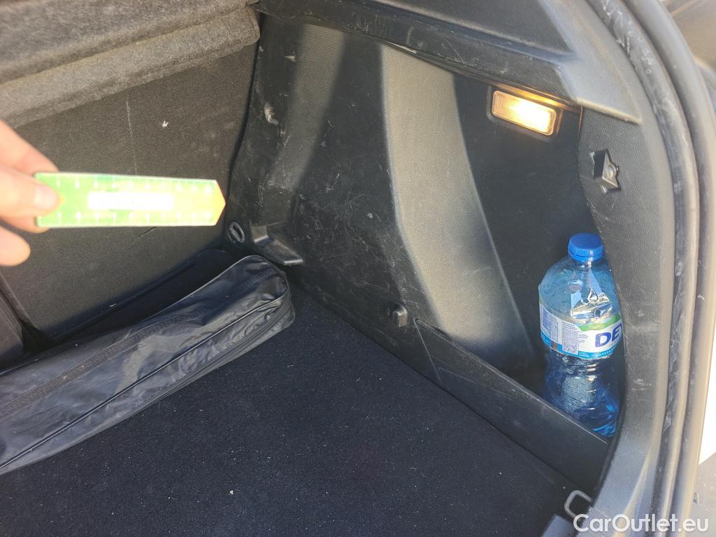  Peugeot  2008 PEUGEOT  / 2019 / 5P / todoterreno Allure BlueHDI 81kW (110CV) #1