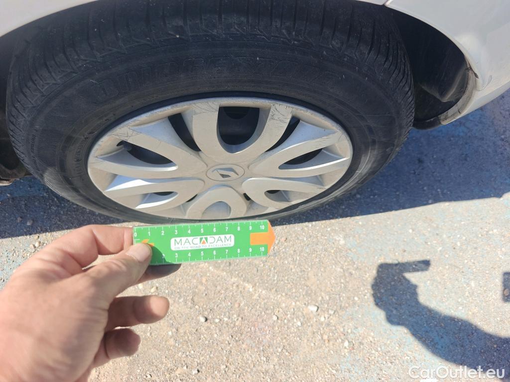  Renault  Clio RENAULT  / 2016 / 5P / berlina con portón Business TCe 66kW (90CV) GLP -18 #33